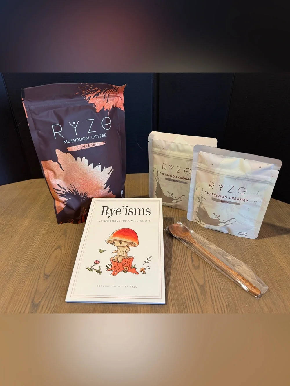 Mushroom Coffee (1 bag) Superfood Creamer (2 mini bags) booklet (1) spoon(1) NEW - Picture 1 of 7